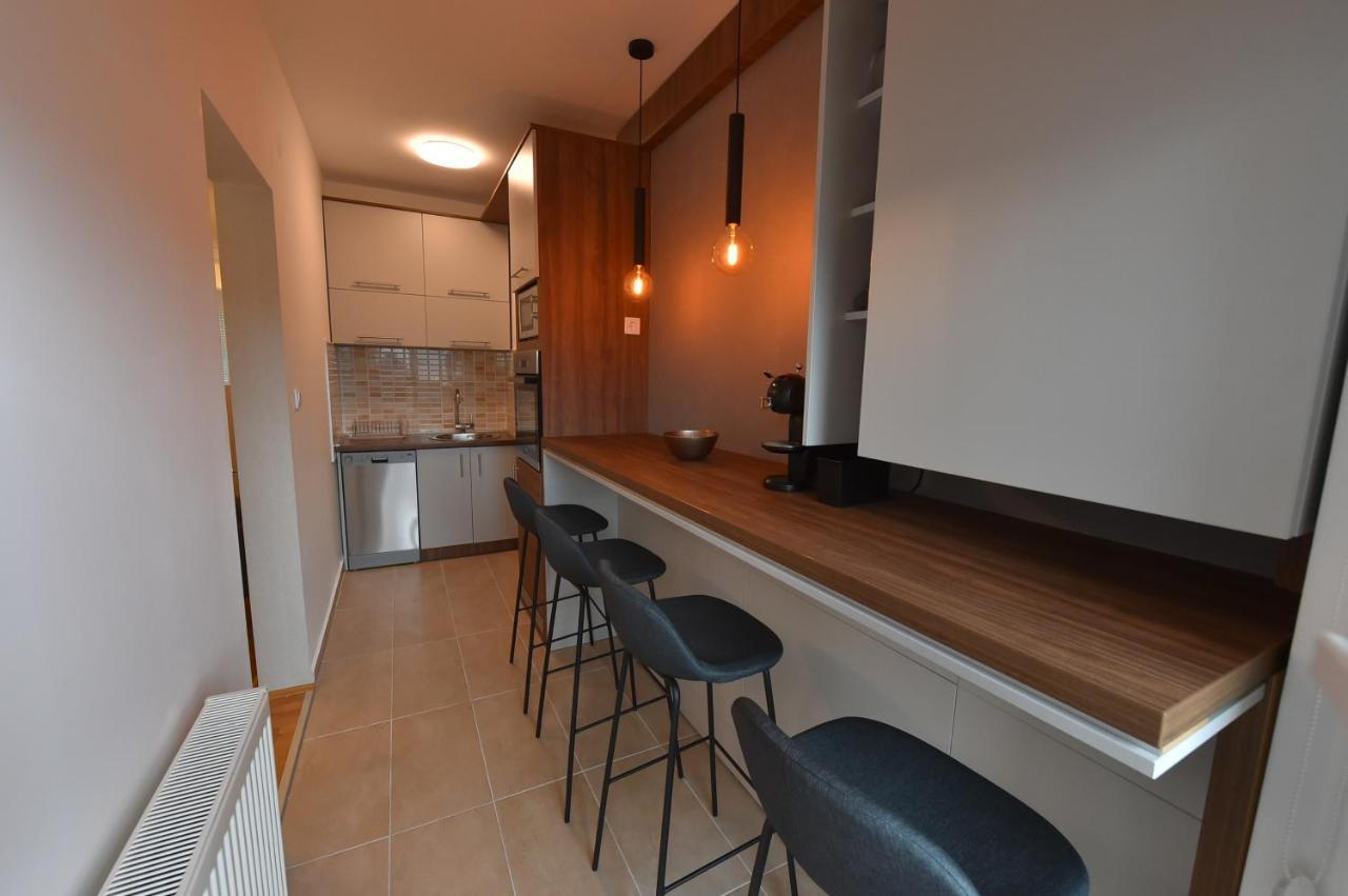 Sky Lux Apartman Gornji Milanovac Exterior foto